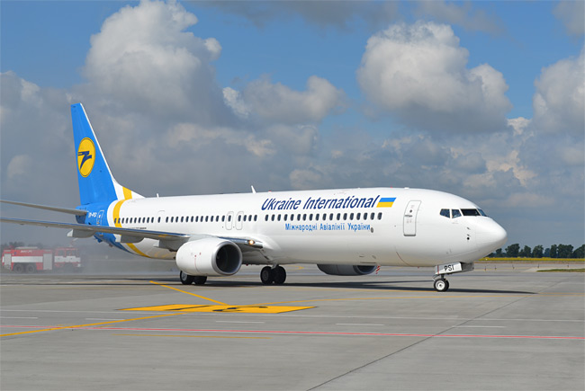 Ukraine International Airlines - Boeing 737-800