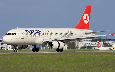 Turkish Airlines - Airbus A320 (foto: Alan Lebeda/Wikimedia Commons - GFDL 1.2)
