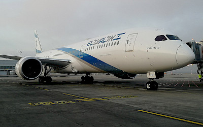 Boeing 787-9 společnosti El Al Israel Airlines na pražském letišti (foto: Centaureax)