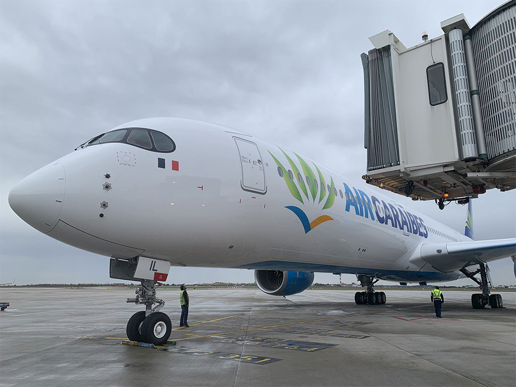 Air 1000. Air Caraibes a350. Airbus a350-1000 Air Caraibes. А350-1000 s7.